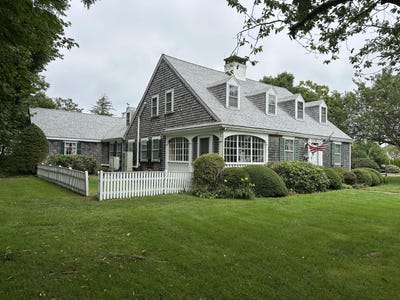 /international/us/109-pleasant-street-south-yarmouth-ma-110100947880/
