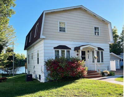 /international/us/414-e-river-avenue-ladysmith-wi-110110198151/