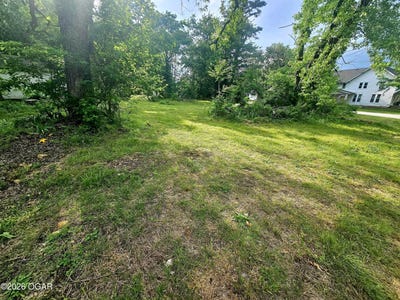 /international/us/809-west-avenue-baxter-springs-ks-110107611229/
