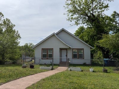 /international/us/1400-w-chestnut-denison-tx-110107779049/