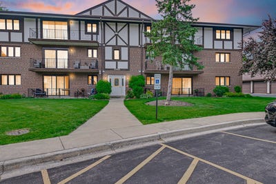 /international/us/11015-s-theresa-circle-palos-hills-il-110108473072/