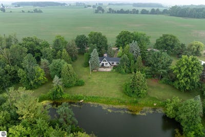 /international/us/6801-e-hovey-road-rosebush-mi-110100894045/