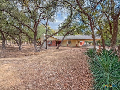 /international/us/2150-124-county-road-georgetown-tx-110105929463/