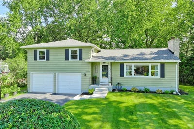 /international/us/1038-whalen-road-penfield-ny-110108876827/