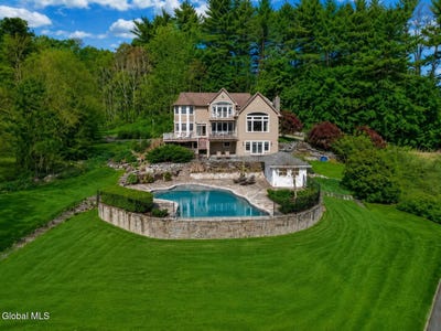 /international/us/248-van-wies-point-road-glenmont-ny-110108190287/