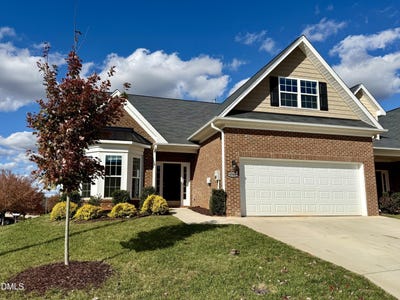 /international/us/6548-donahue-drive-whitsett-nc-110103273133/