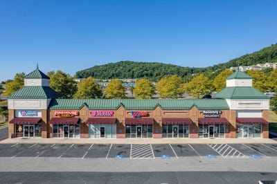 /international/us/1028-richmond-ave-staunton-va-110102048870/