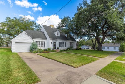 /international/us/901-anderson-st-schulenburg-tx-110102922508/