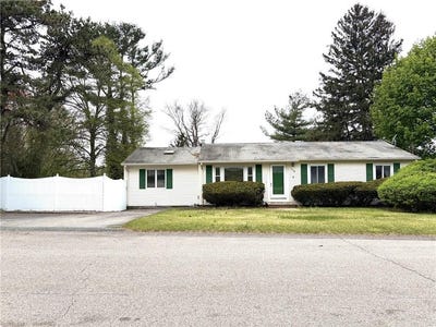 /international/us/178-hilton-road-warwick-ri-110107881144/