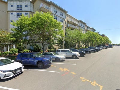 /international/us/260-beach-81st-street-far-rockaway-ny-110100506966/