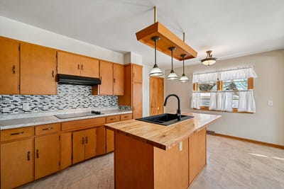 /international/us/1300-sw-4th-avenue-waverly-ia-110105392360/