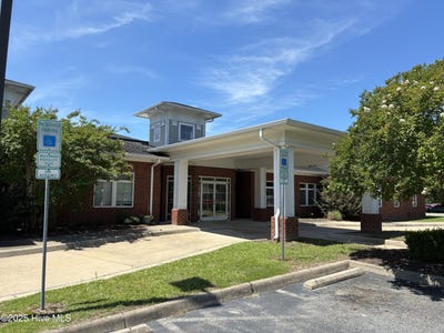 /international/us/1507-n-road-street-elizabeth-city-nc-110103288197/