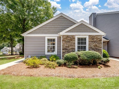 /international/us/1836-fairlawn-court-rock-hill-sc-110100069258/