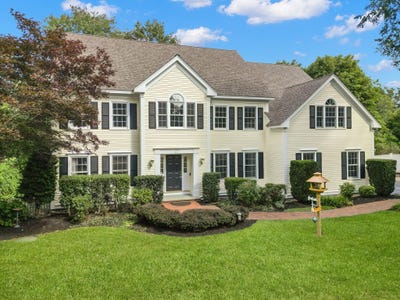 /international/us/27-morningside-drive-topsfield-ma-110110306632/