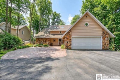 /international/us/5464-crestwood-road-bemus-point-ny-110106786412/