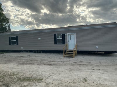 /international/us/406-queen-ct-dillon-sc-110107082570/