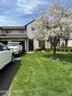 /international/us/273-plum-drive-marlboro-nj-110108293465/