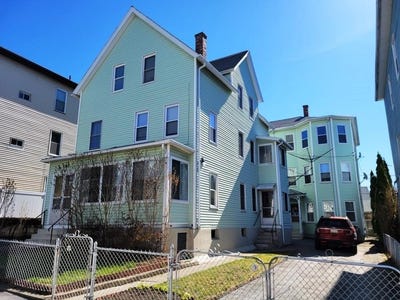 /international/us/73-1-2-esther-st-worcester-ma-110106363115/