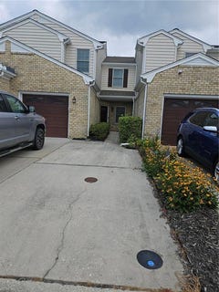 /international/us/102-chanticlair-drive-yorktown-va-110108536433/