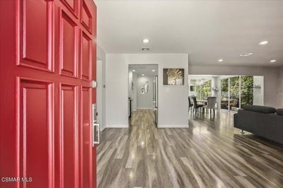 /international/us/19130-sylvan-street-tarzana-ca-110108090661/