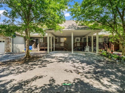 /international/us/34-douglas-fir-avenue-arden-nc-110100509186/