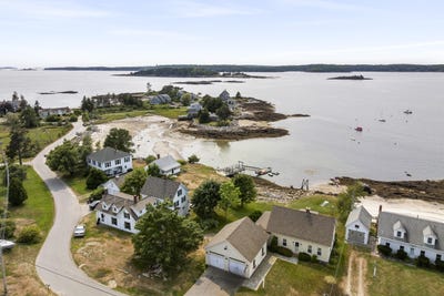 /international/us/1-fish-point-road-bristol-me-110108020300/