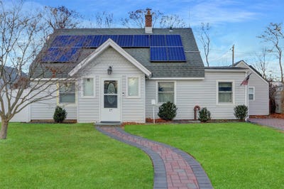 /international/us/27-cliff-lane-levittown-ny-110096521882/?lang=en