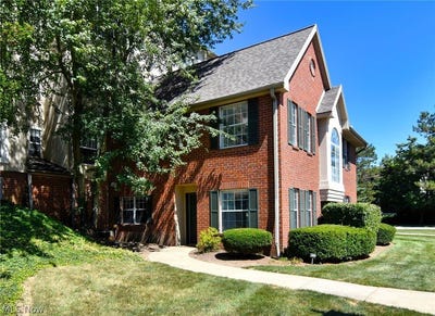 /international/us/200-fox-hollow-drive-mayfield-heights-oh-110119899549/