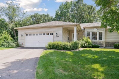 /international/us/913-carriage-lane-chaska-mn-110100845861/