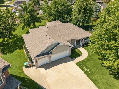 /international/us/405-plumwood-court-sw-altoona-ia-110108346031/