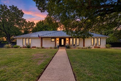 /international/us/107-glenwood-dr-fredericksburg-tx-110120457278/