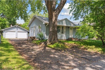/international/us/2237-holloway-avenue-e-north-saint-paul-mn-110099881477/