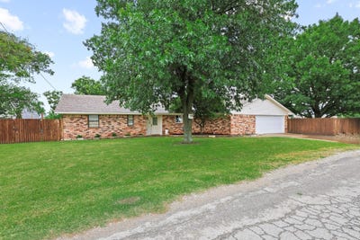 /international/us/619-n-5th-street-gunter-tx-110108357884/