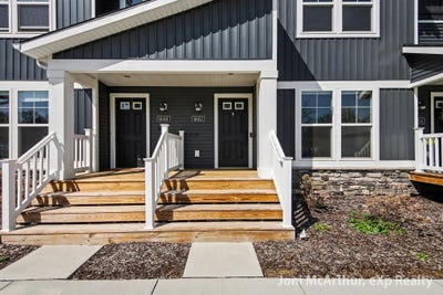 /international/us/6652-south-square-lane-ne-rockford-mi-110107440982/