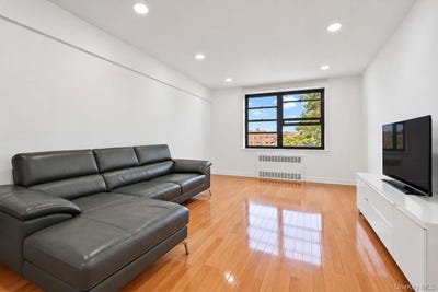 /international/us/140-08-28th-road-flushing-ny-110110417962/
