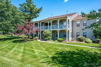 /international/us/294-hatfield-lane-east-brunswick-nj-110108542145/