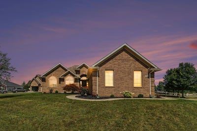 /international/us/5172-applewood-lane-monroe-mi-110109962972/