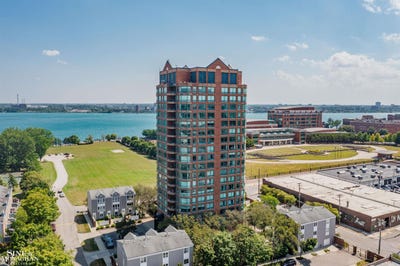 /international/us/3320-spinnaker-detroit-mi-110099102815/
