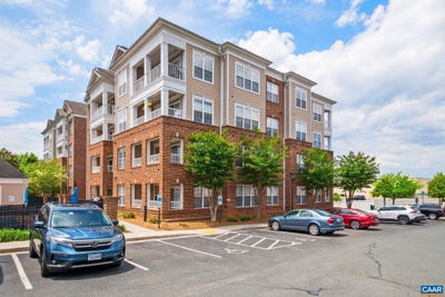 /international/us/1051-glenwood-station-ln-charlottesville-va-110108144181/