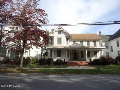 /international/us/702-w-main-street-elizabeth-city-nc-110108197161/