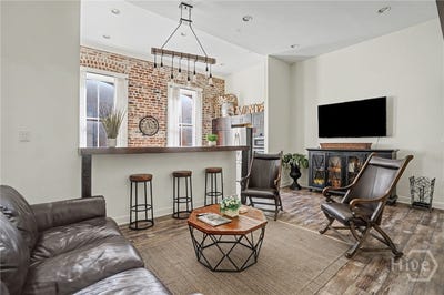 /international/us/110-barnard-street-savannah-ga-110105982511/