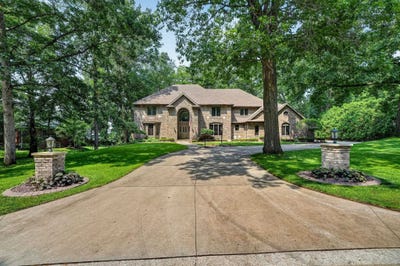 /international/us/205-greenfield-drive-middlebury-in-110109436407/