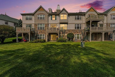 /international/us/469-bay-tree-circle-vernon-hills-il-110109976195/