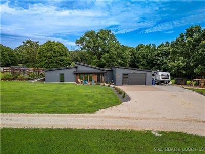 /international/us/17775-woodland-view-drive-versailles-mo-110101128378/?lang=id