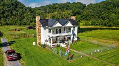/international/us/8079-wayside-creamery-rd-alderson-wv-110104608057/