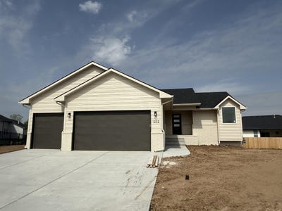 /international/us/1232-e-outland-ct-goddard-ks-110099858609/