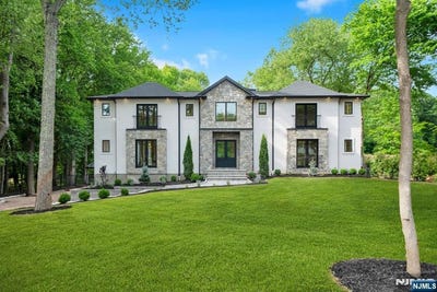 /international/us/165-hickory-lane-closter-nj-110108574358/