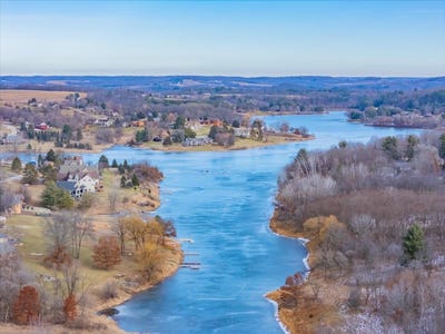 /international/us/l459-summit-point-drive-la-valle-wi-110096644238/