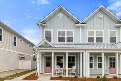 /international/us/320-goldsboro-avenue-carolina-beach-nc-110107749900/