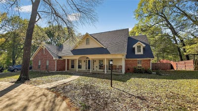 /international/us/365-timber-lake-drive-powderly-tx-110106785557/
